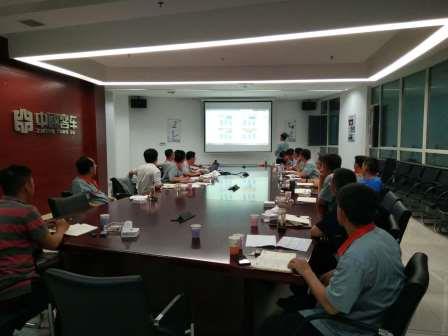精心研判  果断决策.jpg