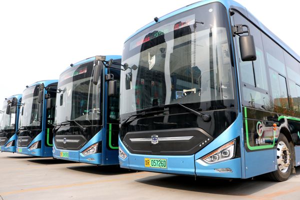 菏泽公交80%以上新能源客车都是中通客车产品.JPG