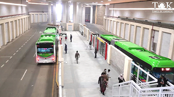 运营在卡拉奇的中通BRT.jpg