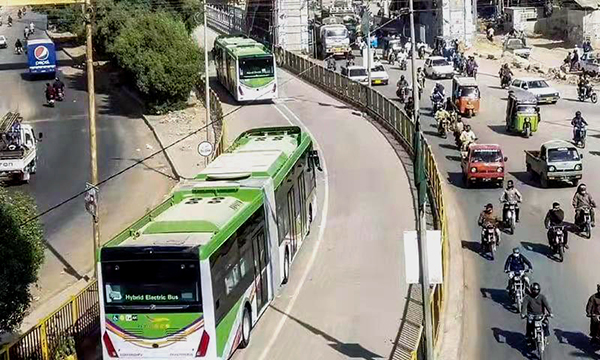 运营在卡拉奇的中通BRT。.jpg